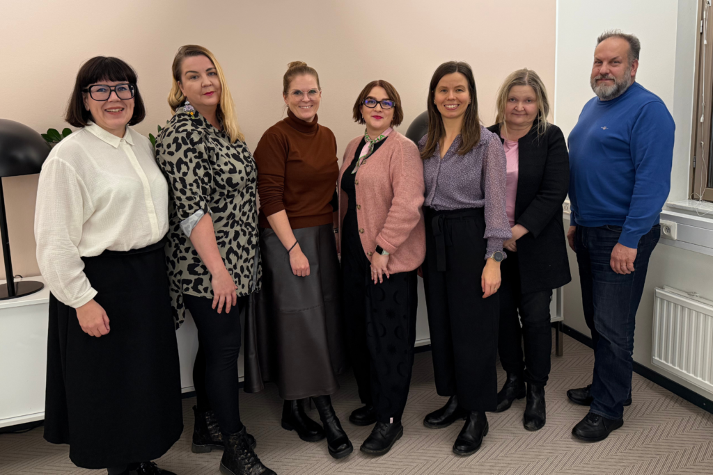 Viestin hallituksen jäseniä vuodelle 2026, vasemmalta oikealla: Milla Vainio, Mari Hienonen, Nita Torni, Laura Hyvönen, Katja Keckman, Katri Riekkinen, Marko Varama.